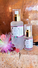 Load image into Gallery viewer, Free spirit mist comes in two sizes, 30mls and 150mls, deter head lice and stay calm with free spirit mist
